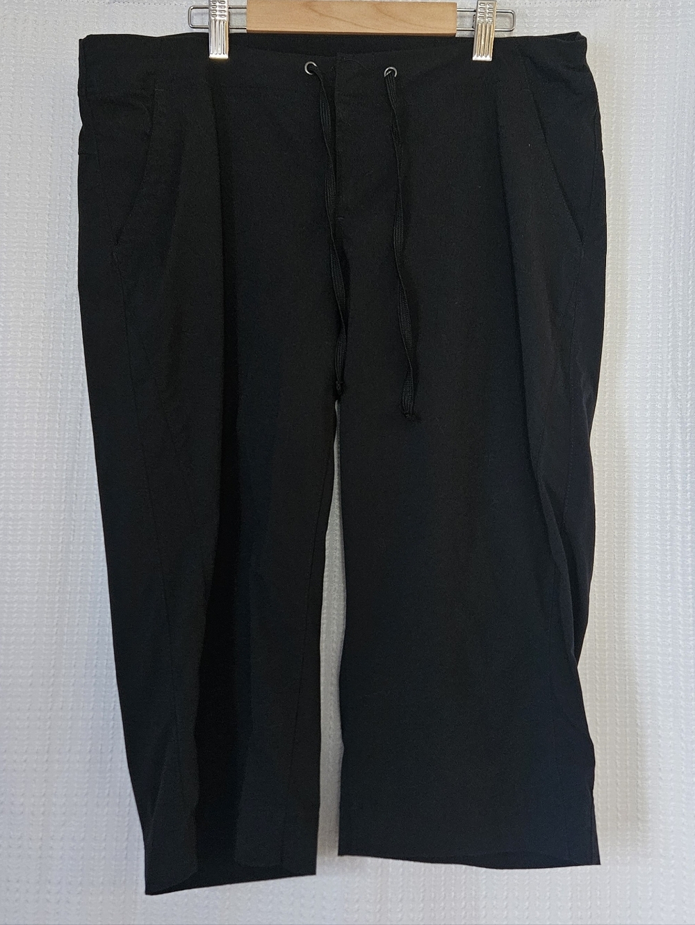 Columbia Anytime Outdoor Omni-Shield Black Capri Pants Womens 12 Hiking Cropped
